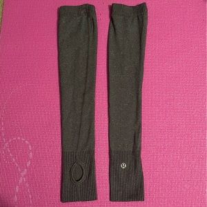 Lululemon arm warmers, gray